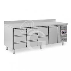 Tavolo Refrigerato 8 Cassetti 1 Porta 700 Mm -2°C/+8°C Alzatina Per Gastronomia -Vendite GATRODOMUS tavolo frigo con 1 porta e 8 cassetti alzatina prof700 e temperatura 2c8c 2
