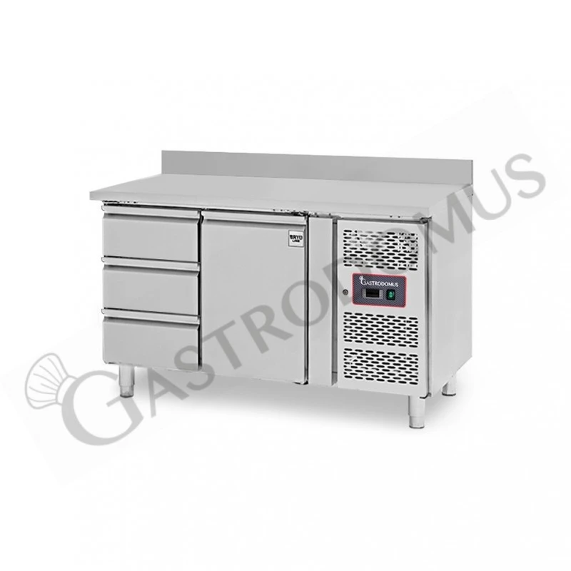 Tavolo Refrigerato 3 Cassetti 1 Porta 700 Mm -2°C/+8°C Alzatina 3 Tavolo Refrigerato 3 Cassetti 1 Porta 700 Mm -2°C/+8°C Alzatina