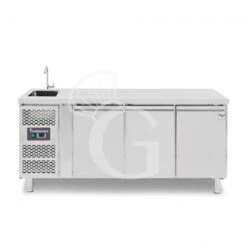 Tavolo Refrigerato 3 Porte Con Lavello,motore A Sinistra,Prof. 700 Mm,temp +2°C/+8°C, Completo Di Rubinetto Classe Energetica B -Vendite GATRODOMUS tavolo refrigerato 2 porte gn 11 prof700 tn 26