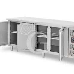 Tavolo Refrigerato 4 Porte Con Lavello,motore A Destra,Prof. 700 Mm,temp +2°C/+8°C, Completo Di Rubinetto Classe Energetica B -Vendite GATRODOMUS tavolo refrigerato 2 porte gn 11 prof700 tn 49
