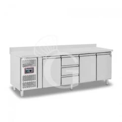 Tavolo Refrigerato 3 Cassetti 3 Porte 700 Mm -2°C/+8°C Alzatina, Motore A Sinistra 13 Tavolo Refrigerato 3 Cassetti 3 Porte 700 Mm -2°C/+8°C Alzatina, Motore A Sinistra -Vendite GATRODOMUS tavolo refrigerato 3 cassetti 3 porte 700 mm 2c8c alzatina motore a sinistra 2