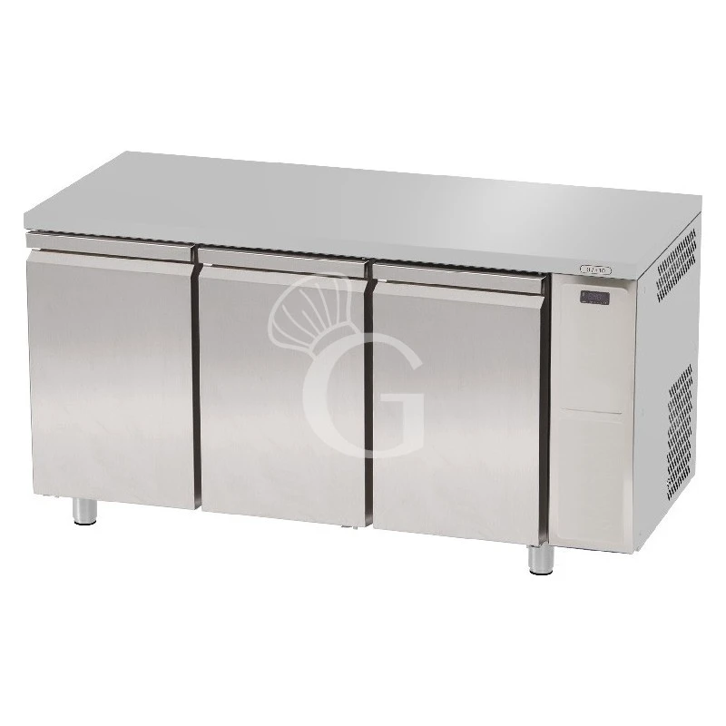 Tavolo Refrigerato 3 Porte Prof. 600 Mm -18°C/-22°C Motore Remoto 3 Tavolo Refrigerato 3 Porte Prof. 600 Mm -18°C/-22°C Motore Remoto