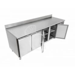 Tavolo Refrigerato 4 Porte Alzatina Prof. 700 Mm -2°C/+8°C Classe Energetica D 20 Tavolo Refrigerato 4 Porte Alzatina Prof. 700 Mm -2°C/+8°C Classe Energetica D -Vendite GATRODOMUS tavolo refrigerato 4 porte e alzatina gn 11 prof700 tn 4