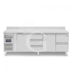 Tavolo Refrigerato 5 Cassetti 2 Porte 700 Mm -2°C/+8°C Alzatina, Motore A Sinistra -Vendite GATRODOMUS tavolo refrigerato 5 cassetti 2 porte 700 mm 2c8c alzatina motore a sinistra 1