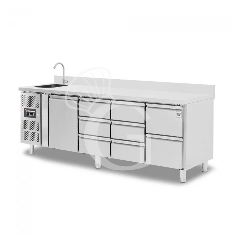 Tavolo Refrigerato 8 Cassetti 1 Porta Con Lavello E Alzatina,motore A Sinistra Prof. 700 Mm, Temp. +2°C/+8°C, Con Rubinetto 3 Tavolo Refrigerato 8 Cassetti 1 Porta Con Lavello E Alzatina,motore A Sinistra Prof. 700 Mm, Temp. +2°C/+8°C, Con Rubinetto